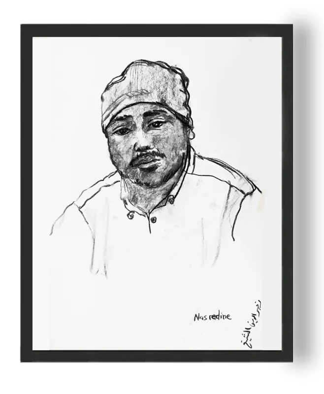 Portrait de Nasredine au fusain : homme au bonnet et à la moustache, dans un cadre noir
