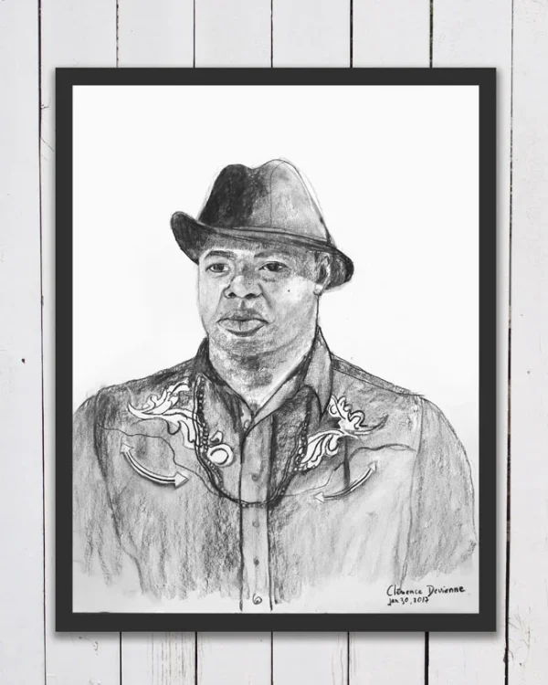 Portrait de Sunpie au fusain : homme au chapeau et à la chemise brodée, dans un cadre noir